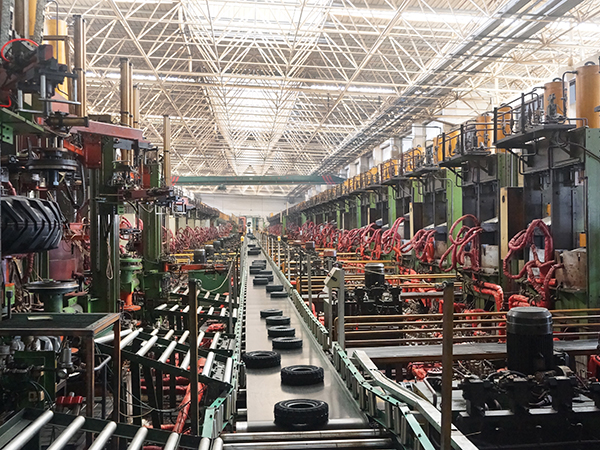 硫化生產頂上自然光（guāng）照亮